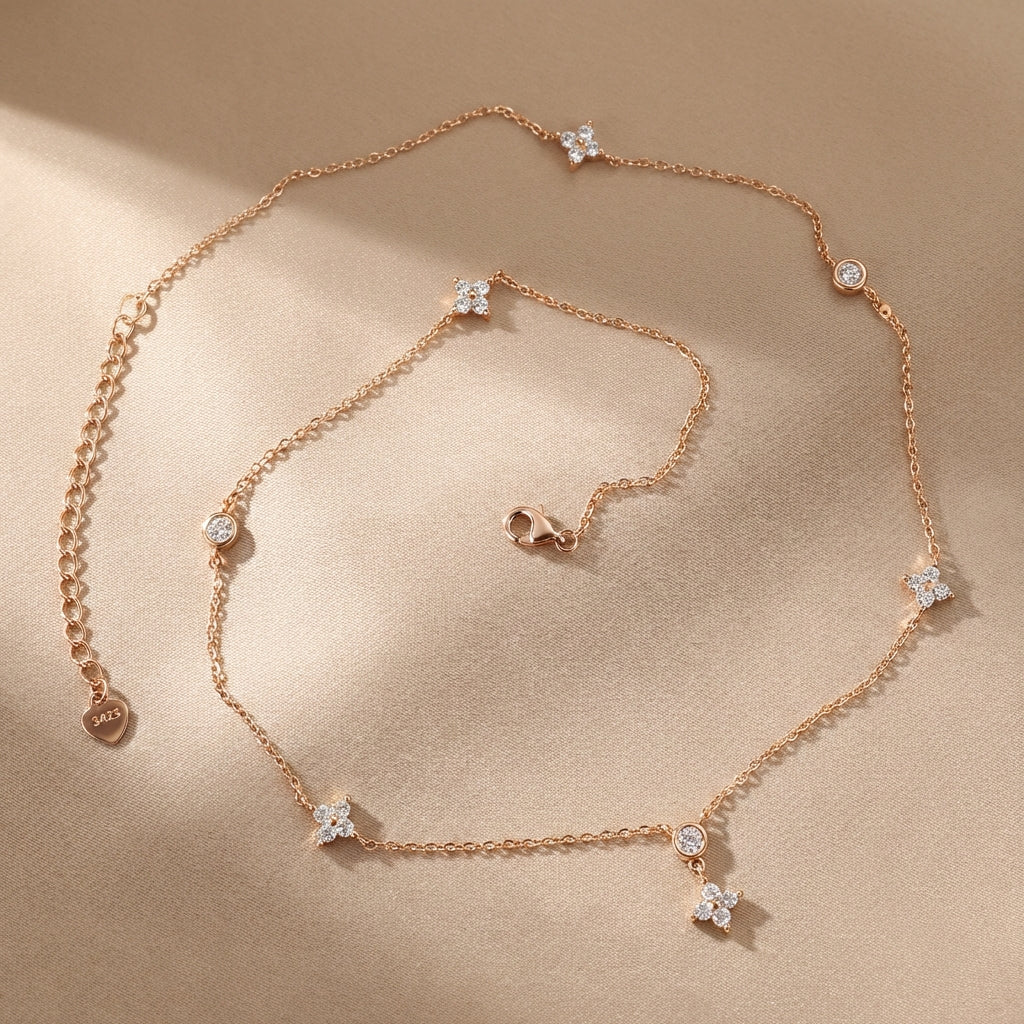 The Trèfle Pendant